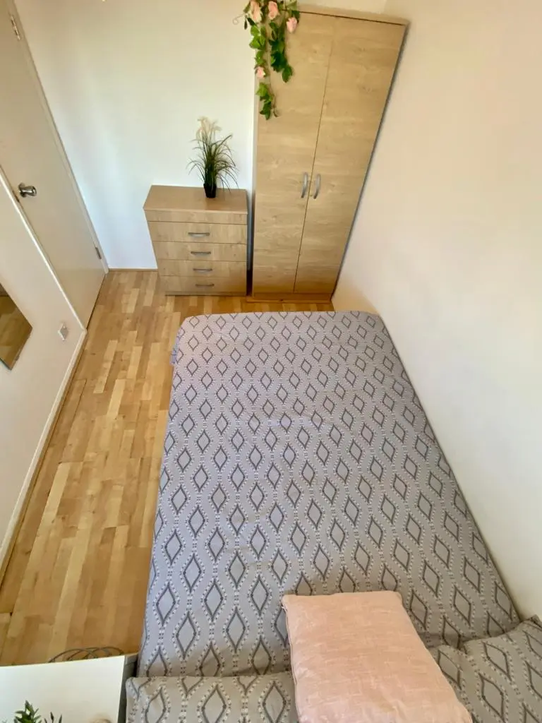 Double room near Acton Town / South Ealing
